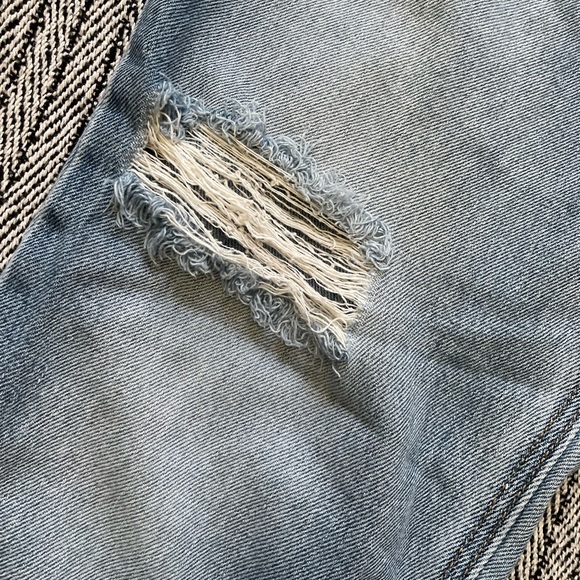 Old Navy High Rise Slouchy Straight Jeans - Picture 4 of 5